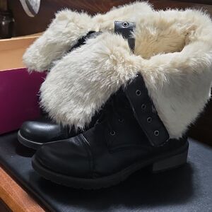 Shiekh Black Boots with Cream Fur Lining